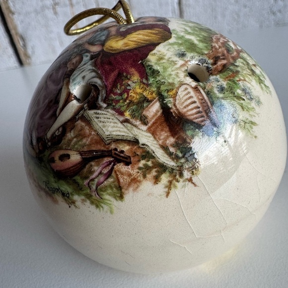 Vintage Victorian Romantic Scenery Ceramic Pomander Made In England - Picture 2 of 4